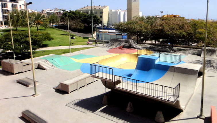 Skatepark aus Beton-Fertigteilen